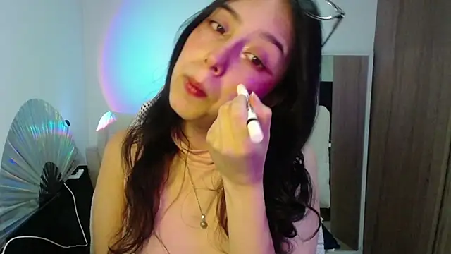 Snapshot of immisssilver chatting on 10/01/25, 02:28 immisssilver online show from 10/01/25, 02:28