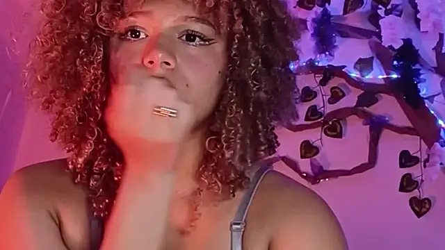 Blondiecurly online show from 02/18/26, 03:19