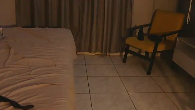 Snapshot of TrisalQuente chatting on 02/15/26, 07:51 TrisalQuente online show from 02/15/26, 07:51