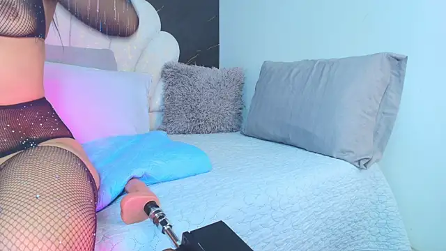 Roxana gomez online show from 04/17/26, 03:31