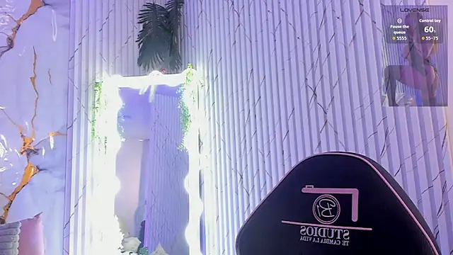 Naomy tay1 online show from 04/18/26, 02:59