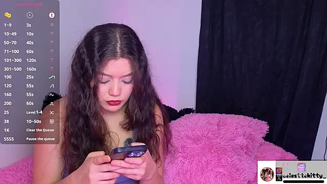 Snapshot of celestte_evans_1 chatting on 10/18/25, 04:37 celestte evans 1 online show from 10/18/25, 04:37