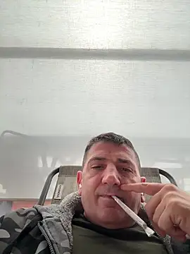 Snapshot of BULLBSX chatting on 03/13/26, 01:51 BULLBSX online show from 03/13/26, 01:51