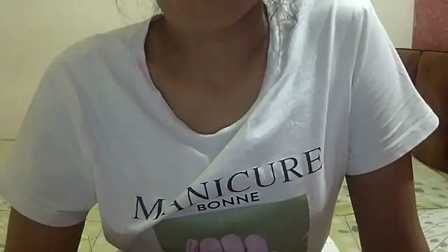 Snapshot of SONIYA_47 chatting on 04/25/26, 05:32 SONIYA 47 online show from 04/25/26, 05:32