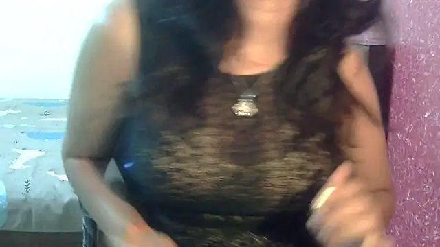 Snapshot of SONIYA_47 chatting on 05/03/26, 09:37 SONIYA 47 online show from 05/03/26, 09:37
