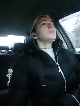 Reina Cummings online show from 11/23/25, 05:29