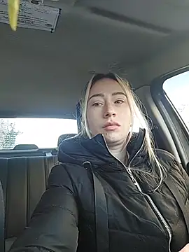 Reina Cummings online show from 02/03/26, 06:40