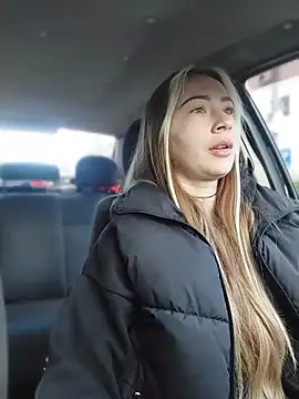 Reina Cummings online show from 04/08/26, 05:18