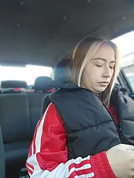 Reina Cummings online show from 04/09/26, 04:45