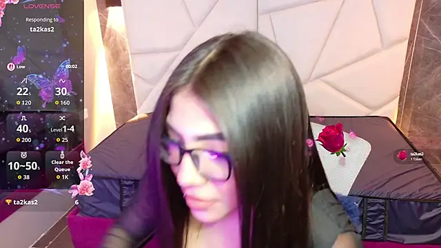 Snapshot of aysel_27 chatting on 10/06/25, 08:28 aysel 27 online show from 10/06/25, 08:28