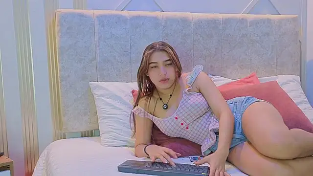 nami sweet  online show from 11/30/25, 12:31