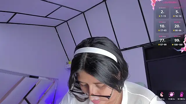 Snapshot of megann__up chatting on 10/09/25, 03:26 megann  up online show from 10/09/25, 03:26