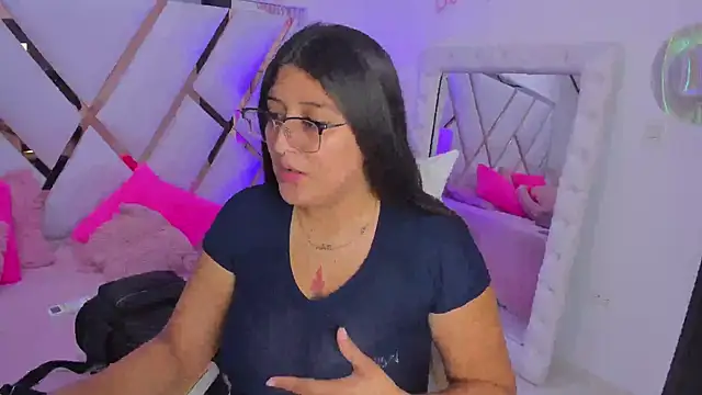 Snapshot of megann__up chatting on 10/12/25, 11:26 megann  up online show from 10/12/25, 11:26