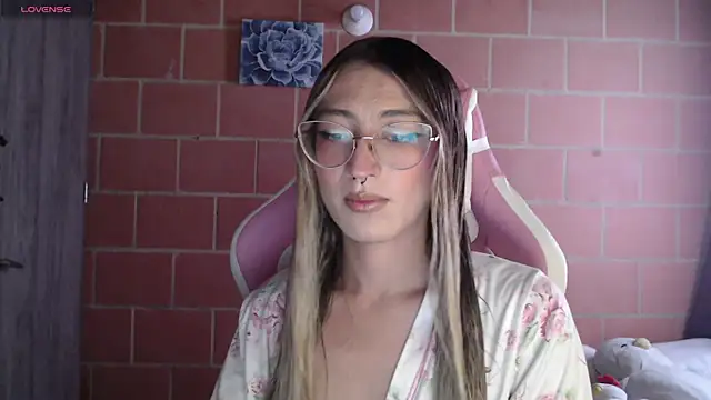 Andrea camilaaa online show from 10/10/25, 01:43