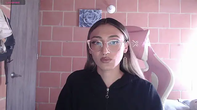 Andrea camilaaa online show from 02/04/26, 03:07