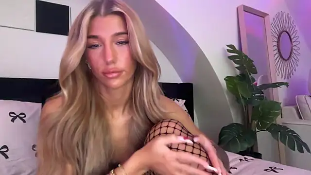 KENNIEXROSE online show from 02/16/26, 11:01