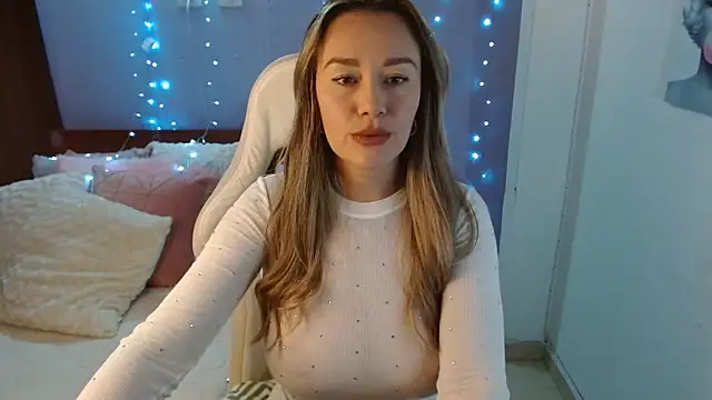 Snapshot of Natysweet23 chatting on 09/25/25, 01:09 Natysweet23 online show from 09/25/25, 01:09