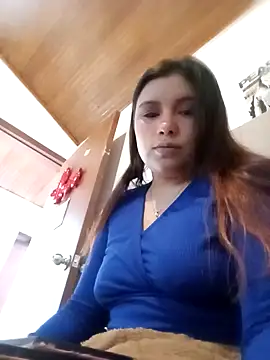 Snapshot of LucyPetit chatting on 09/12/25, 01:00 LucyPetit online show from 09/12/25, 01:00