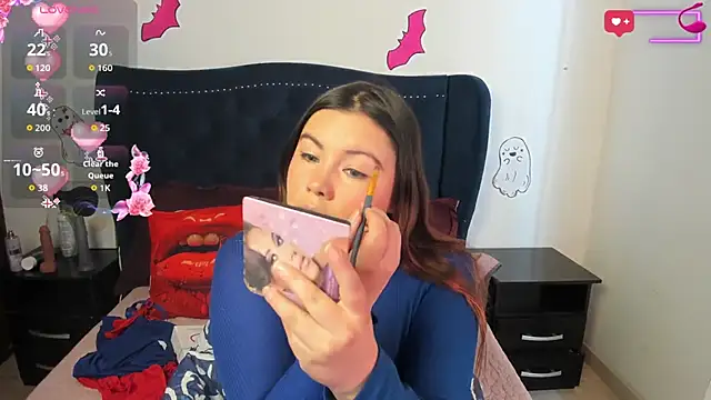 Snapshot of LucyPetit chatting on 10/01/25, 02:12 LucyPetit online show from 10/01/25, 02:12