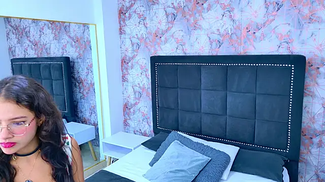 Angelique Angell online show from 03/03/26, 07:42