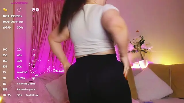 Snapshot of Miss_Mila_ chatting on 04/30/26, 06:36 Miss Mila online show from 04/30/26, 06:36
