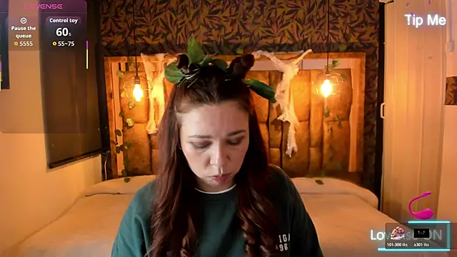 Isa Thompson   online show from 10/31/25, 03:40