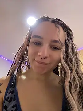 karla-thomsom10 online show from 04/15/26, 06:37