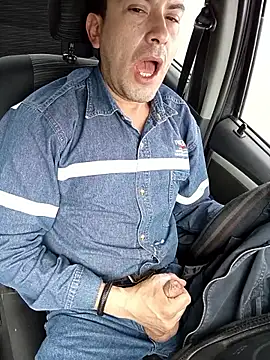 Snapshot of Blackaxes chatting on 09/17/25, 05:47 Blackaxes online show from 09/17/25, 05:47