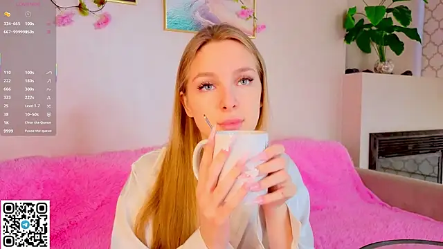 CindyGreen online show from 10/05/25, 06:23