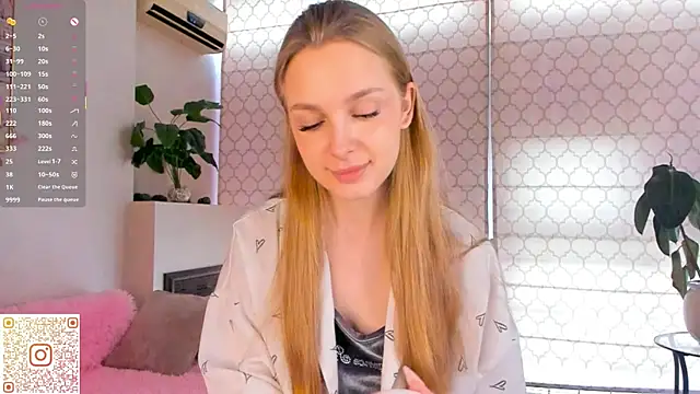 CindyGreen online show from 10/09/25, 06:11