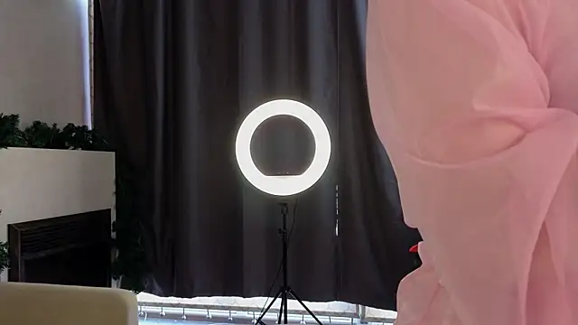 CindyGreen online show from 12/17/25, 06:08