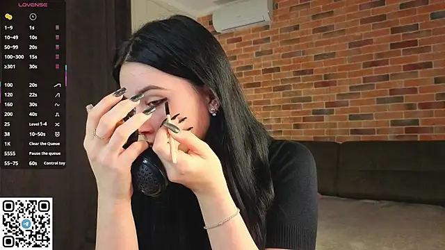 EnricaElis online show from 12/15/25, 08:13