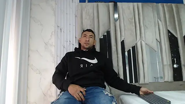 Morganandmegan online show from 11/25/25, 12:05