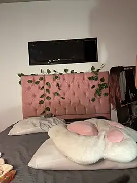  maki   online show from 02/20/26, 02:08