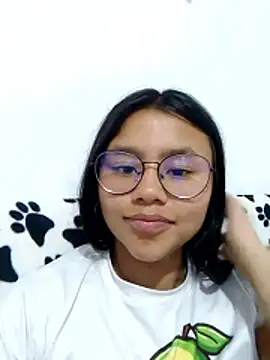 SofieLove 01 online show from 04/09/26, 06:19