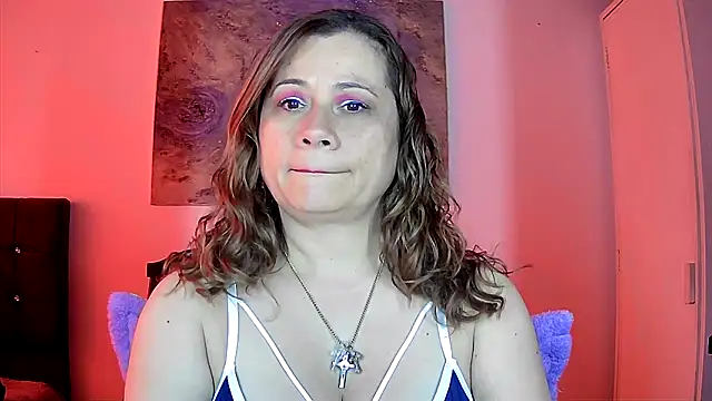 milagros latina75 online show from 10/18/25, 01:56