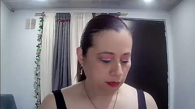 milagros latina75 online show from 11/09/25, 05:44