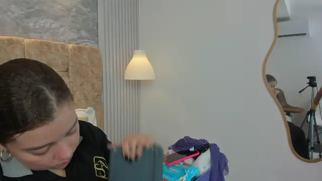 leilapons online show from 09/24/25, 04:32