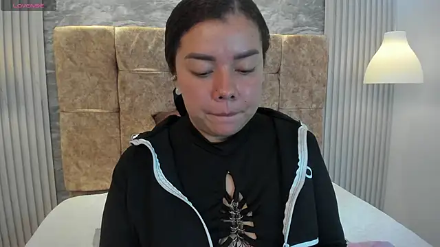 leilapons online show from 11/22/25, 05:12