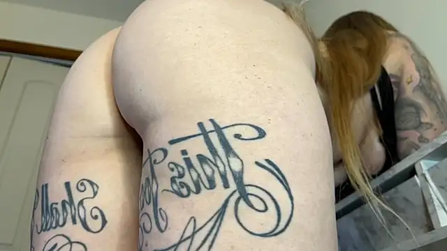 peachykatt online show from 11/01/25, 02:08