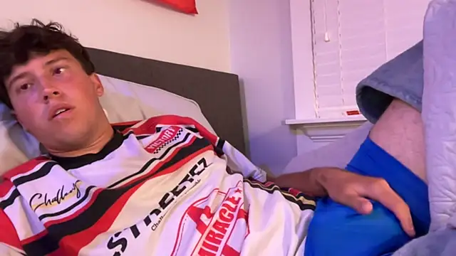 Snapshot of isiah_xx chatting on 09/21/25, 01:40 isiah xx online show from 09/21/25, 01:40