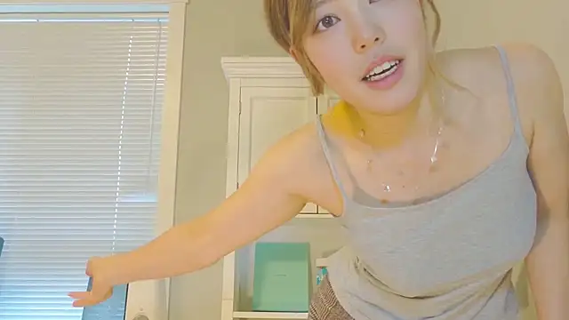 Nana with online show from 11/29/25, 05:38