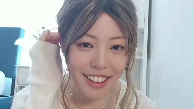 Nana with online show from 04/23/26, 12:56