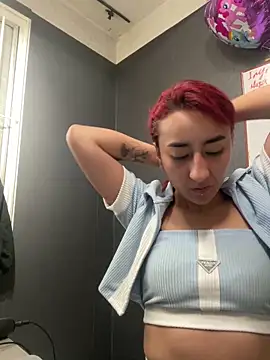 Snapshot of JuliethaDemon_ chatting on 10/16/25, 01:23 JuliethaDemon online show from 10/16/25, 01:23