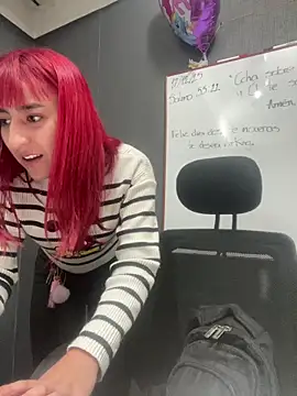 JuliethaDemon  online show from 12/17/25, 12:33