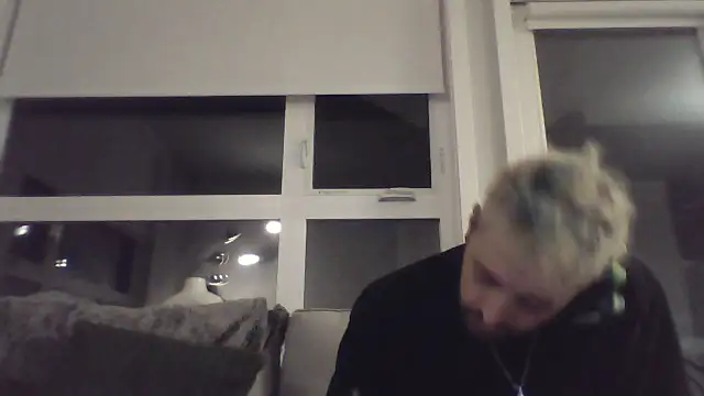 Snapshot of BlinkBoyRave chatting on 09/26/25, 10:52 BlinkBoyRave online show from 09/26/25, 10:52