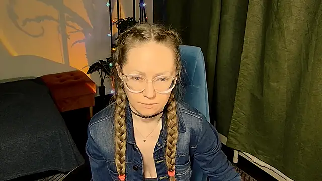  Goldilocks  online show from 10/07/25, 04:04