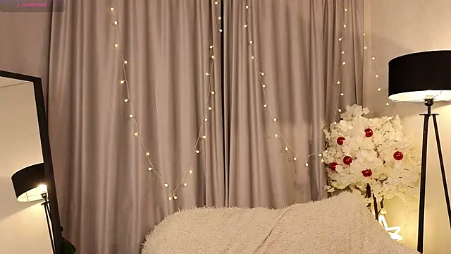 Janet Jee online show from 12/20/25, 11:50