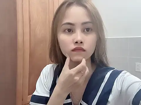 Snapshot of Truclynk1702 chatting on 09/16/25, 03:46 Truclynk1702 online show from 09/16/25, 03:46