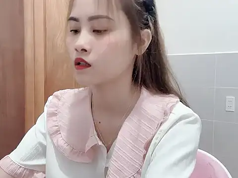 Snapshot of Truclynk1702 chatting on 10/06/25, 02:58 Truclynk1702 online show from 10/06/25, 02:58